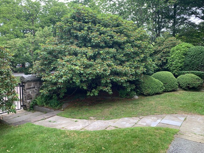 Building Photo - 73 Memorial Blvd