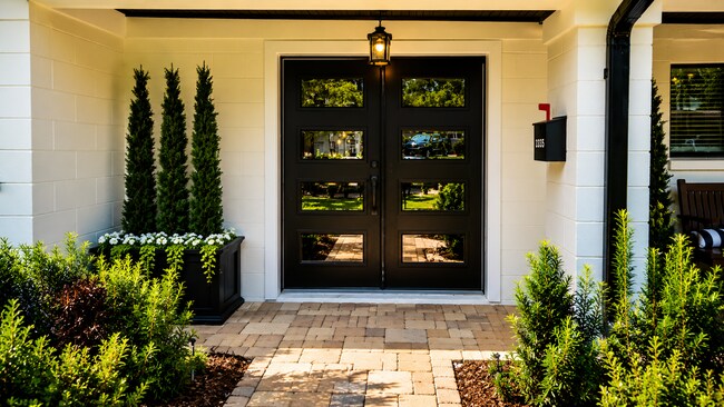 Building Photo - FURNISHED Beautiful Pool Home x Rent in Winter Park Close to Rollins College !