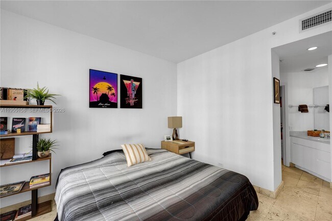 Building Photo - 888 Brickell Key Dr