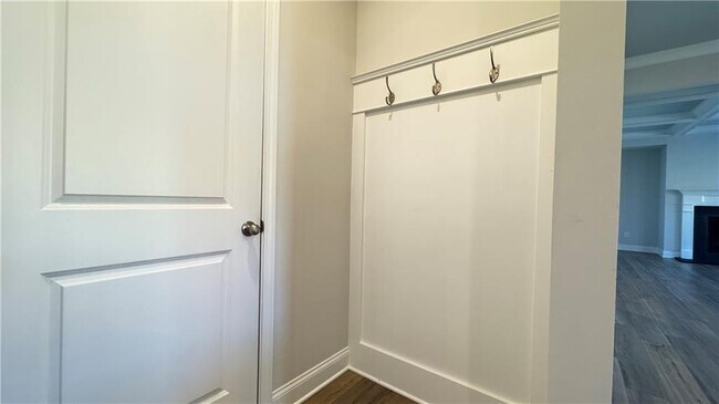 Building Photo - 4587 Silver Oak Dr SW