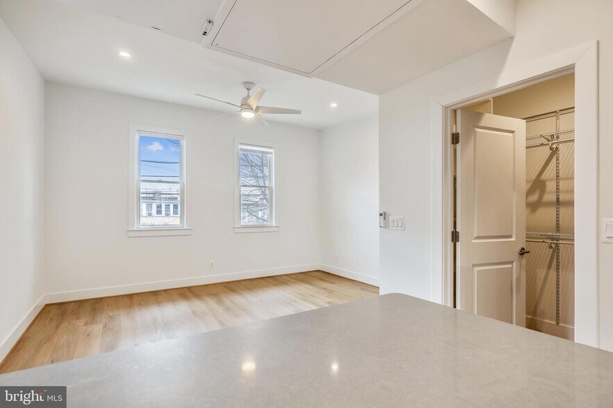 Building Photo - 314 Varnum St NW