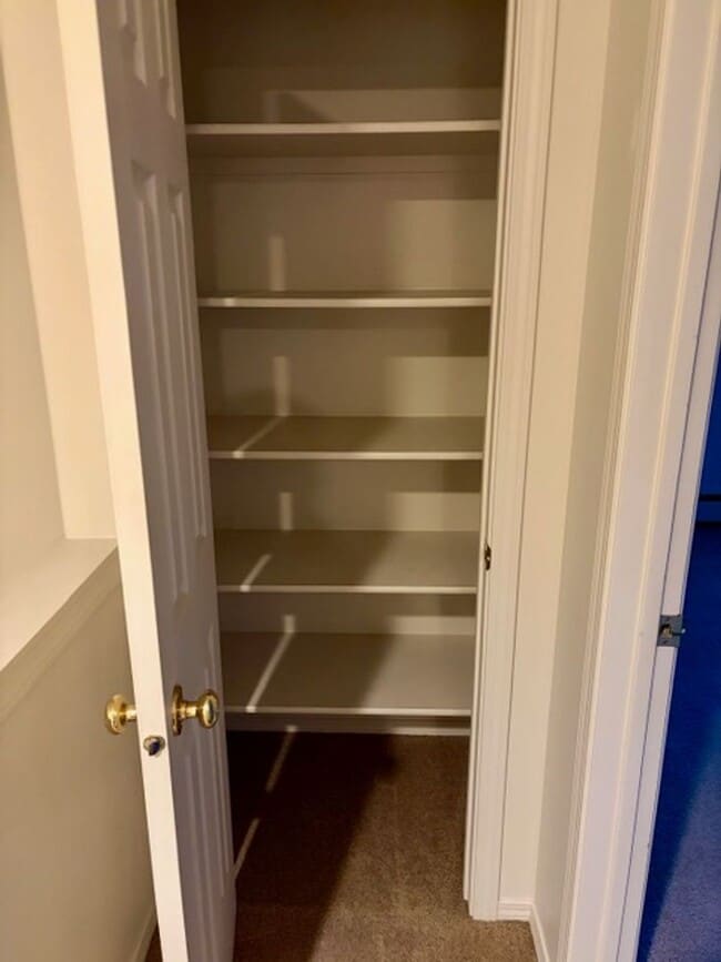 Building Photo - 3 Bed / 2.5 Bath Townhouse – Bozeman, MT  Price Reduced!