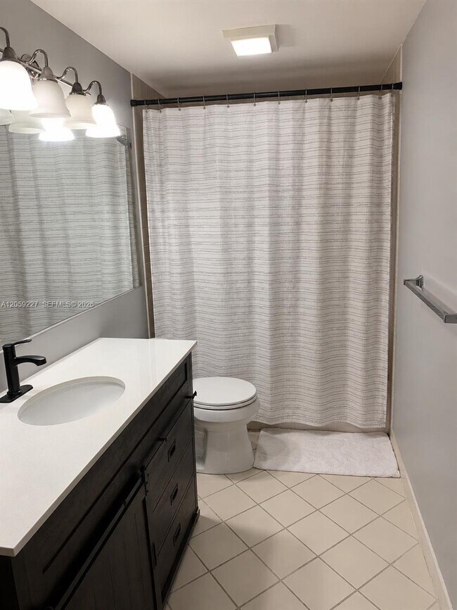 Building Photo - 731 Buttonwood Ln