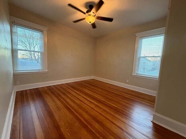 Building Photo - 320 Wood St