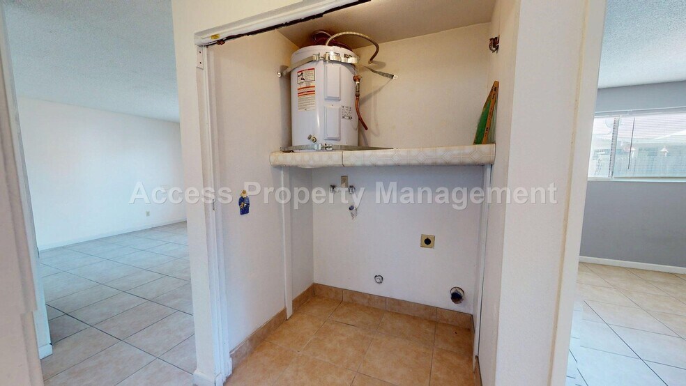 Building Photo - 3002 Lake Park Ct