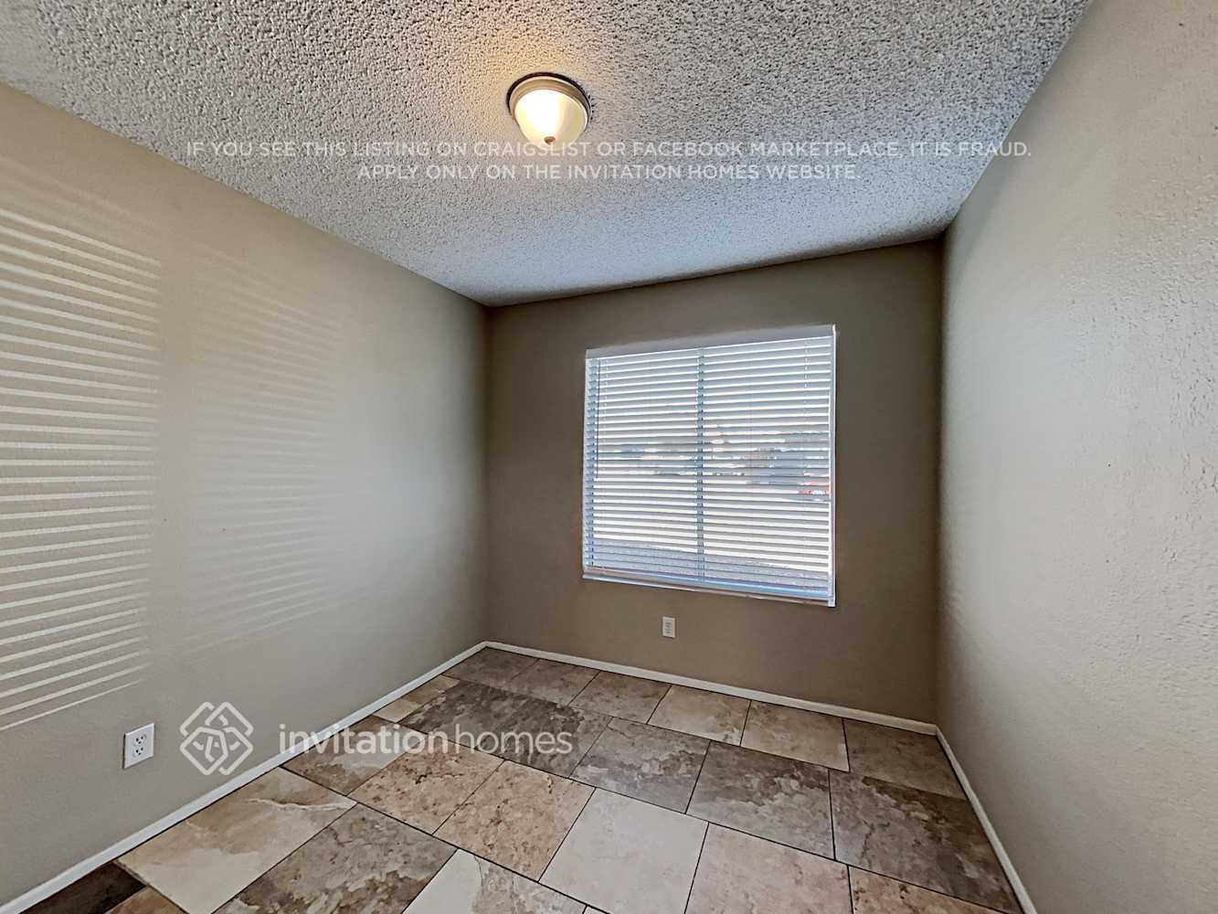 Building Photo - 618 N 69th Ave