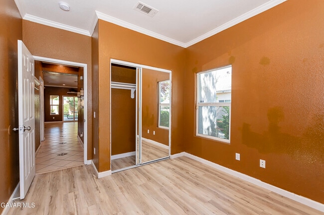 Building Photo - 43963 Glenraven Rd