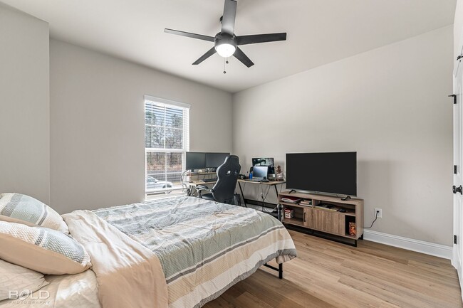 Building Photo - 315 Hummingbird Ln