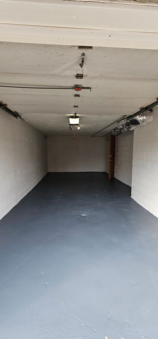 Building Photo - Spacious Townhome in Dayton’s Belmont Area...