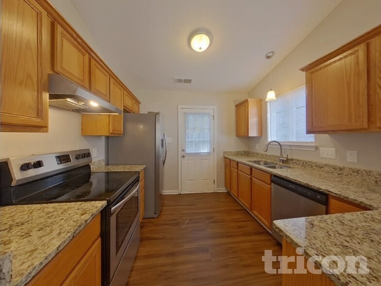 Building Photo - 2856 Oasis Ln