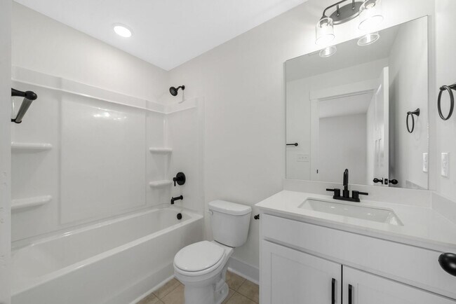 Building Photo - Pet Friendly Two Bedroom!