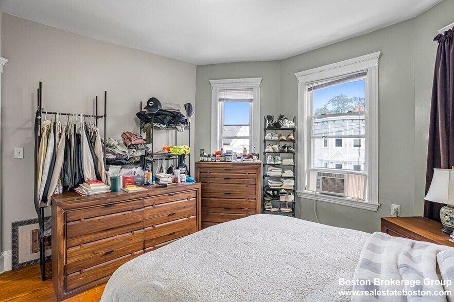 Building Photo - 37 Harbor View St