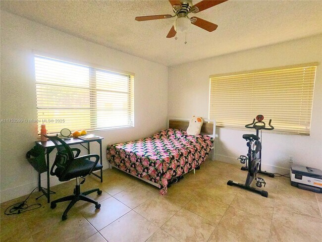 Building Photo - 8540 SW 149th Ave