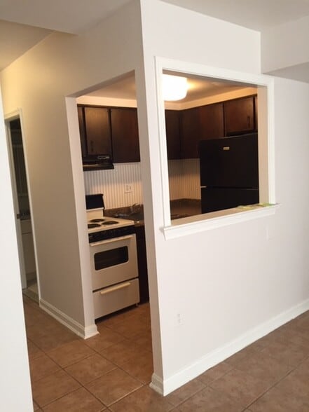 kitchen - 727 6th St SE