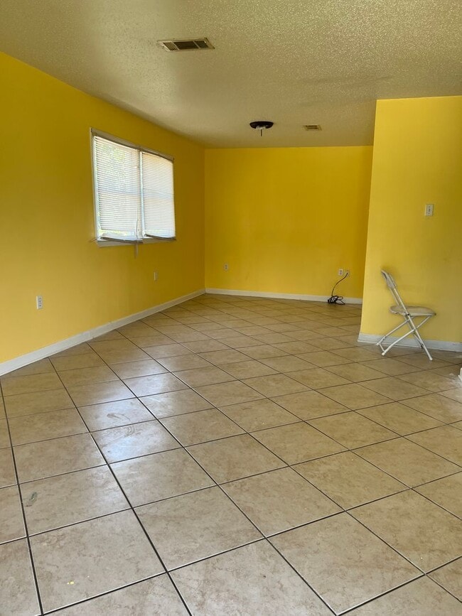 Building Photo - Gentilly Single