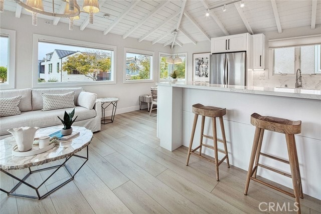 Building Photo - 410 Acacia Ave