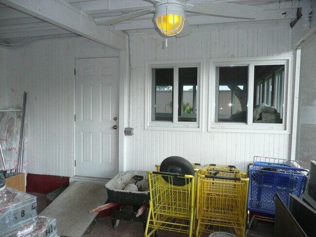 Building Photo - 525 24th Ave N