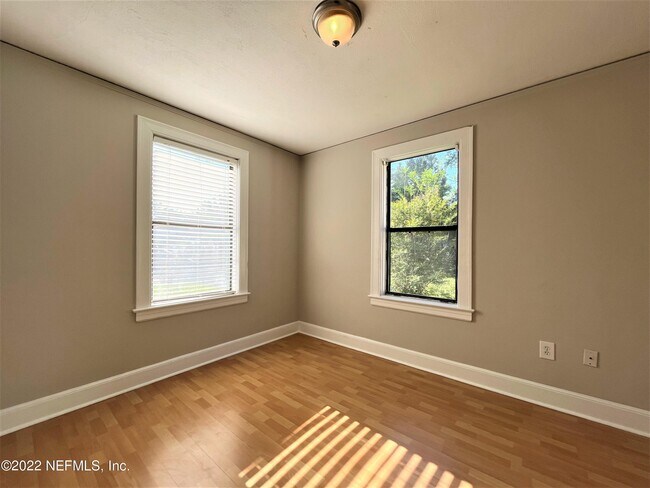 Building Photo - 5324 Fremont St