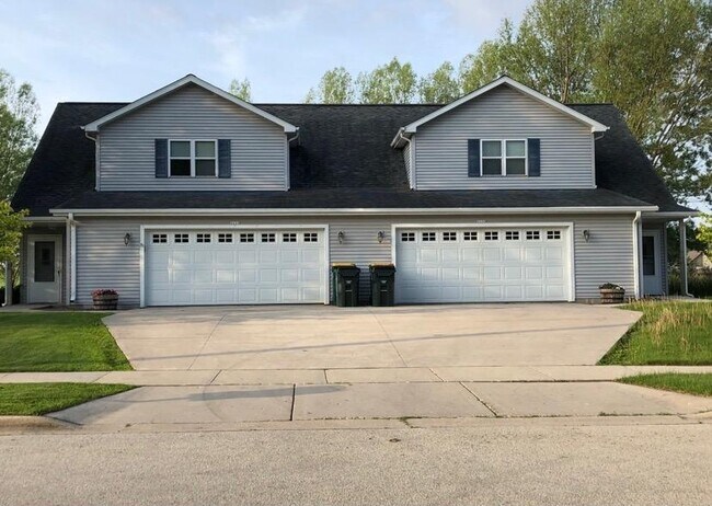 Outside - 2537 Deerfield Dr