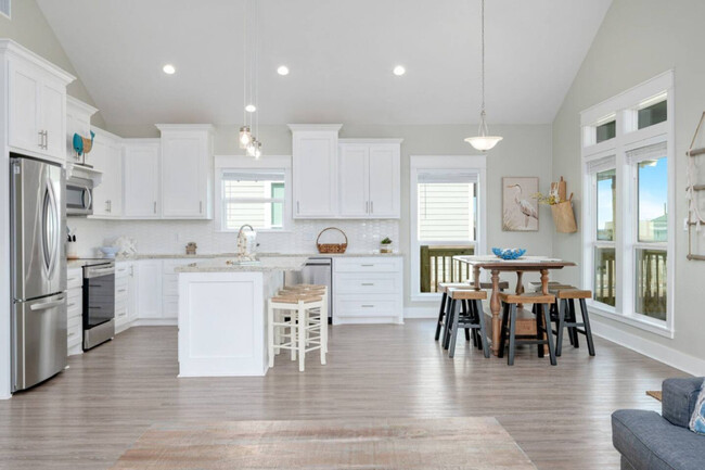 Building Photo - 947 Gulf Shores Dr