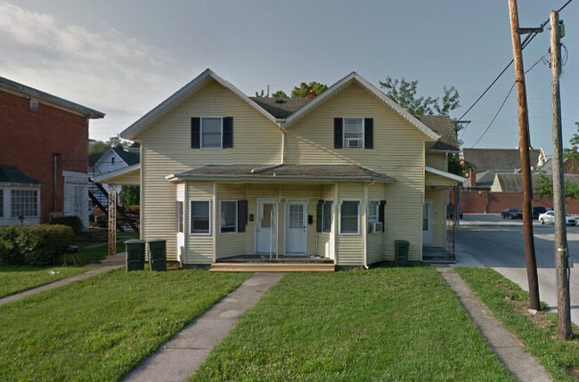 Primary Photo - 214 E Washington St