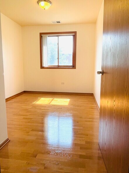Second bedroom - 2453 S Archer Ave