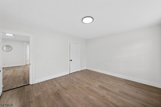 Building Photo - 334 Pine St