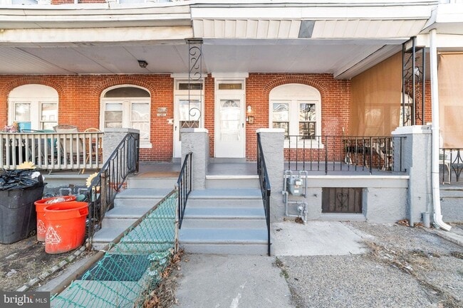 Building Photo - 1249 Kenwood Ave