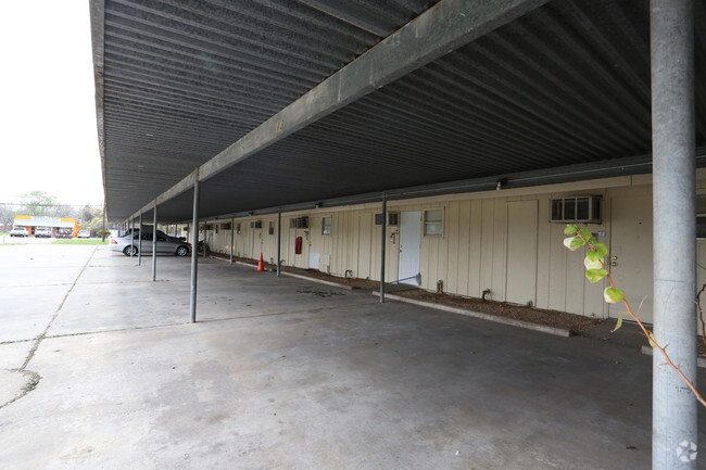 Building Photo - River Road Apartments