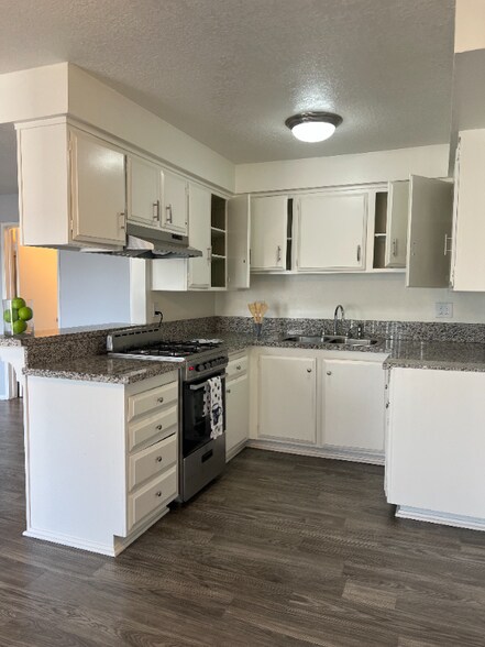 Primary Photo - 841 W La Habra Blvd