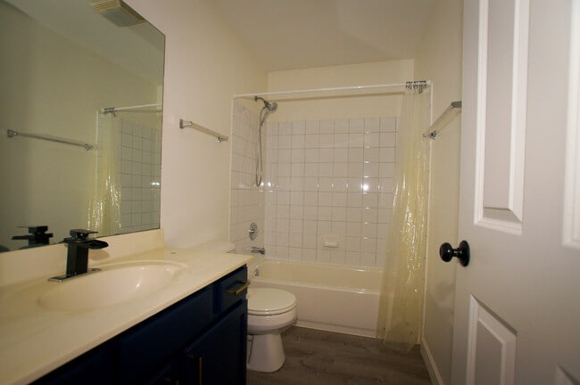 Building Photo - 1415 Wesley Ct