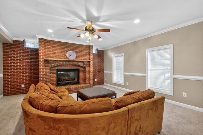 Building Photo - 401 Hilton Head Ct