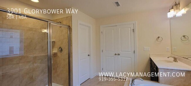 Building Photo - 3901 Glorybower Way