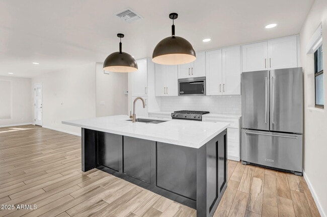 Building Photo - 8234 E Heatherbrae Ave