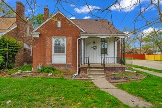 Building Photo - 15309 Troester St