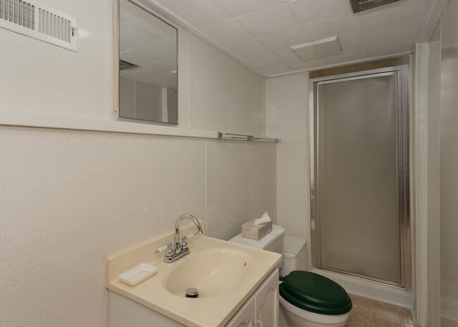 Building Photo - 3243 38th Ave