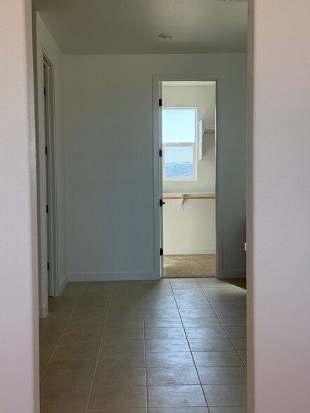 Building Photo - 424 Bunsen St