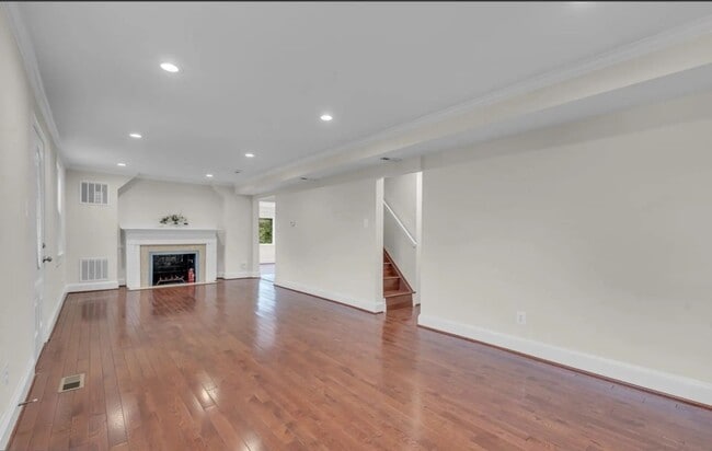 Primary Photo - Arlington