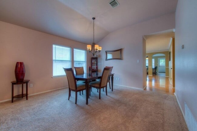 Building Photo - 14616 Montoro Dr