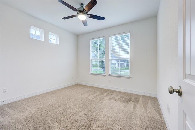 Building Photo - 804 Beautyberry Ln