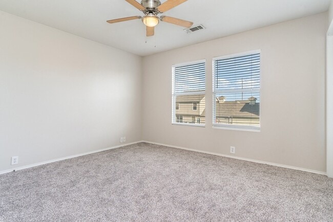 Building Photo - 815 Carlton Rd