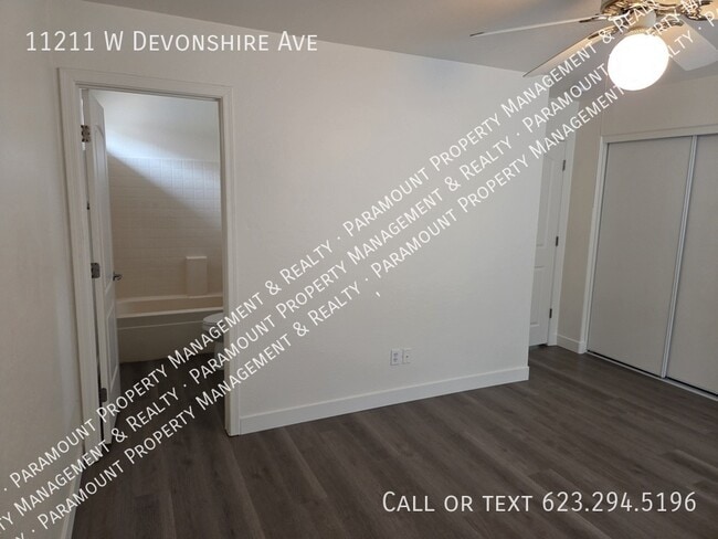 Building Photo - 11211 W Devonshire Ave