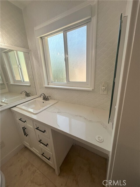 Building Photo - 808 Orchard Dr