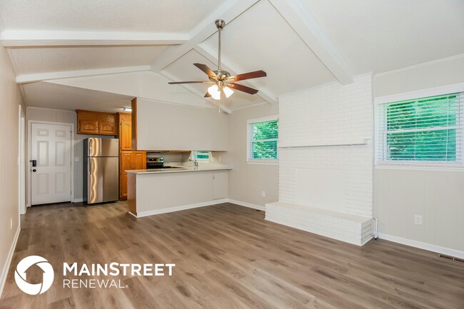 Building Photo - 2419 Sandlewood Dr