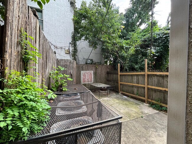 Building Photo - 1711 N Gratz St