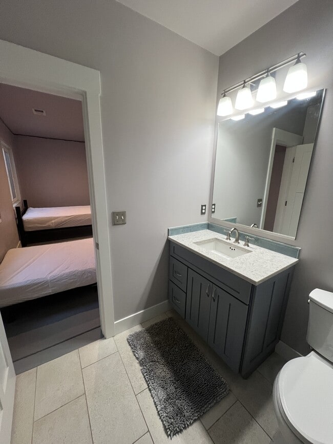 Building Photo - 730 6th St