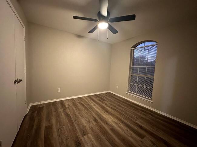 Building Photo - Move In Ready - Rowlett, TX