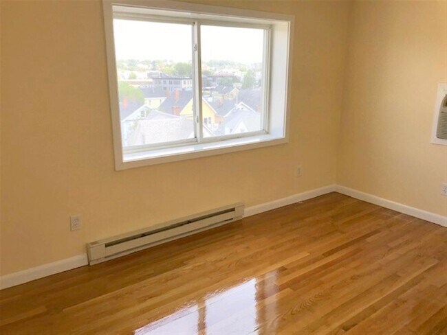 Building Photo - 70 Park St