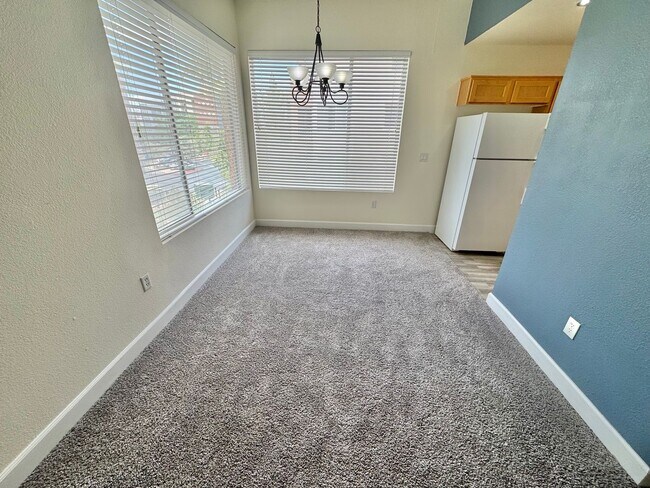 Building Photo - Guard-Gated spacious 2-Bedroom Condo Near the Las Vegas Strip