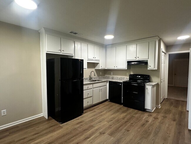 Building Photo - Multi-Family in Douglasville